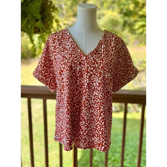 MELLODAY Tops - Melloday Large Rust Ivory Abstract Floral V-Neck Flutter Sleeve Blouse
